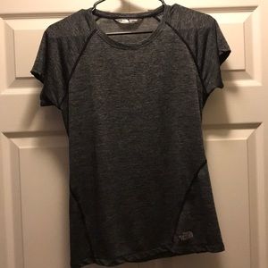 🖤Brand New North Face T-Shirt🖤